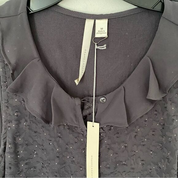 Lauren Conrad Women’s Round Neck Sleeveless Ruffle Neck Charcoal Blouse size M - Picture 2 of 3